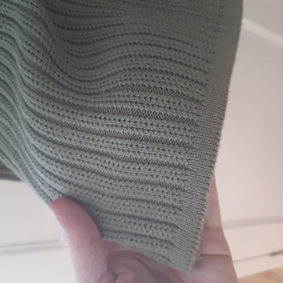 Geoffrey Beene Sport womens size L olive green sweater - Picture 5 of 5